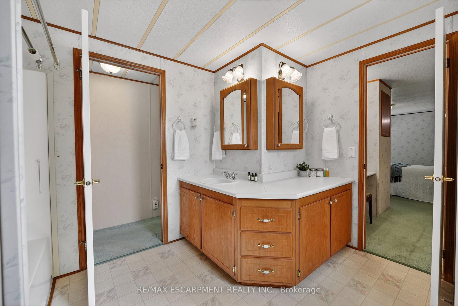 3033 Townline Road, Unit 11 - Photo 15