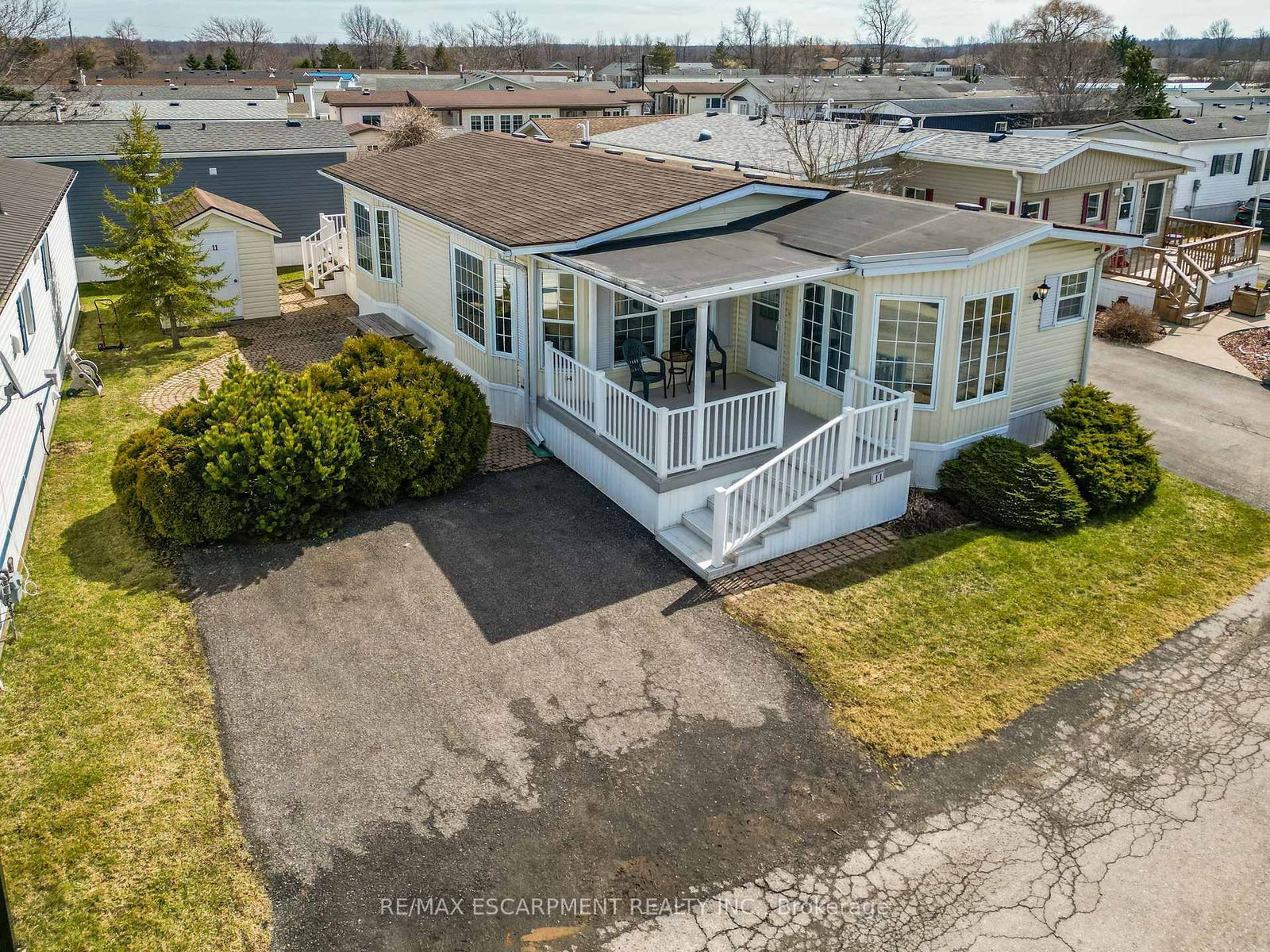 3033 Townline Road, Unit 11 - Photo 2