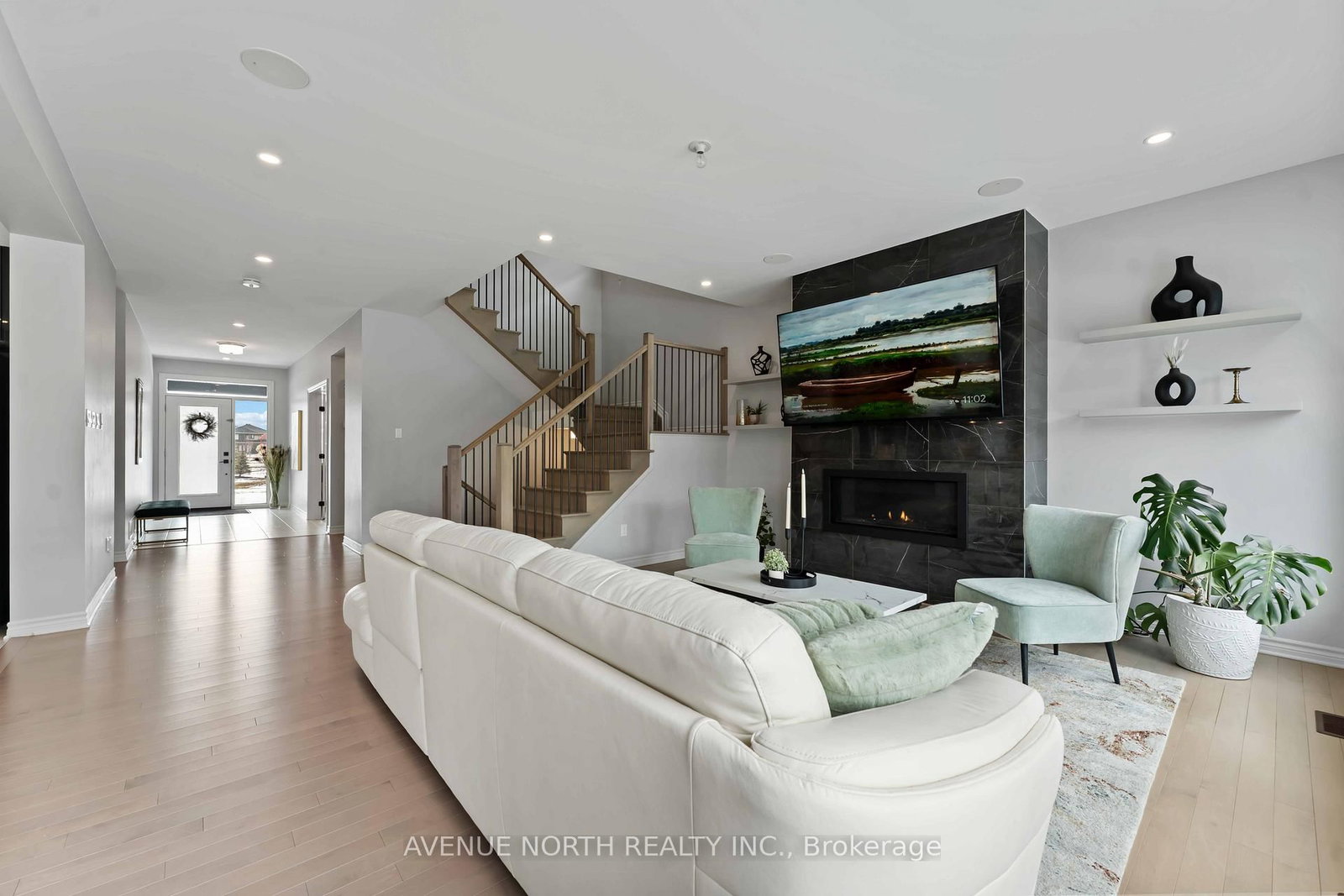 711 Moonflower Crescent - Photo 7