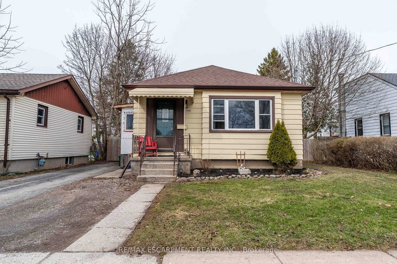home for sale on 316 Dufferin Street