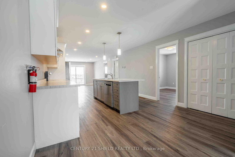 238 East Ridge Dr, Cornwall, K6H 7N2 | Image 2