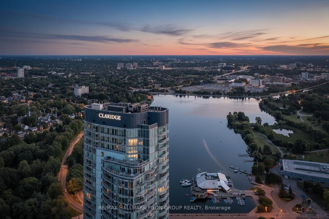 3907 - 805 Carling Avenue