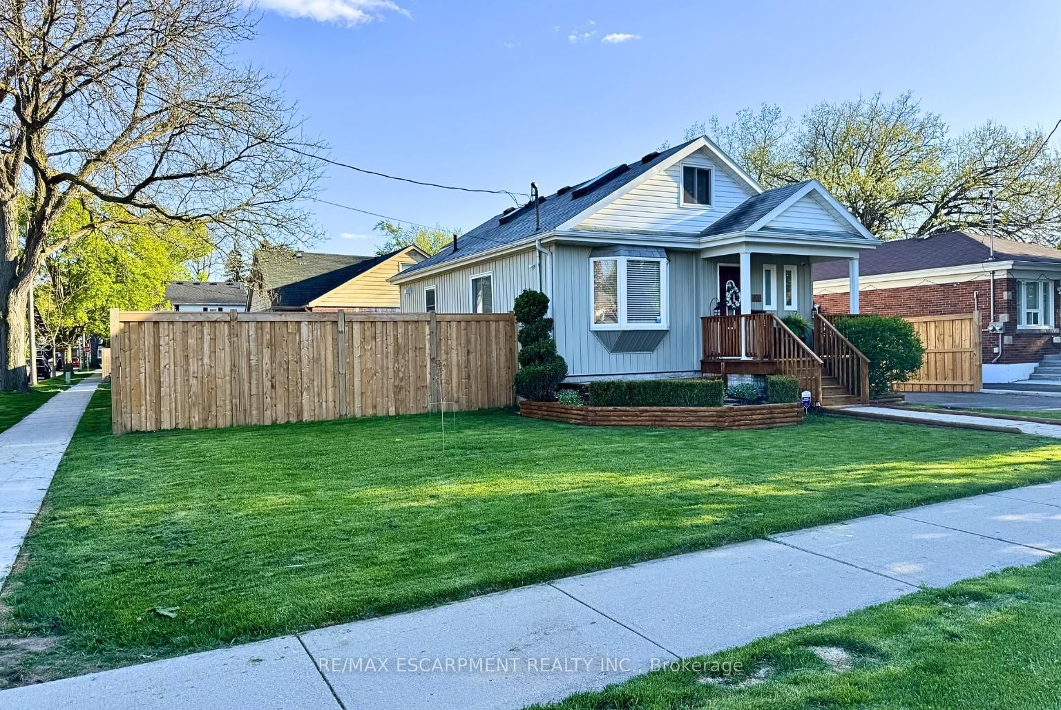 Listing photo 3