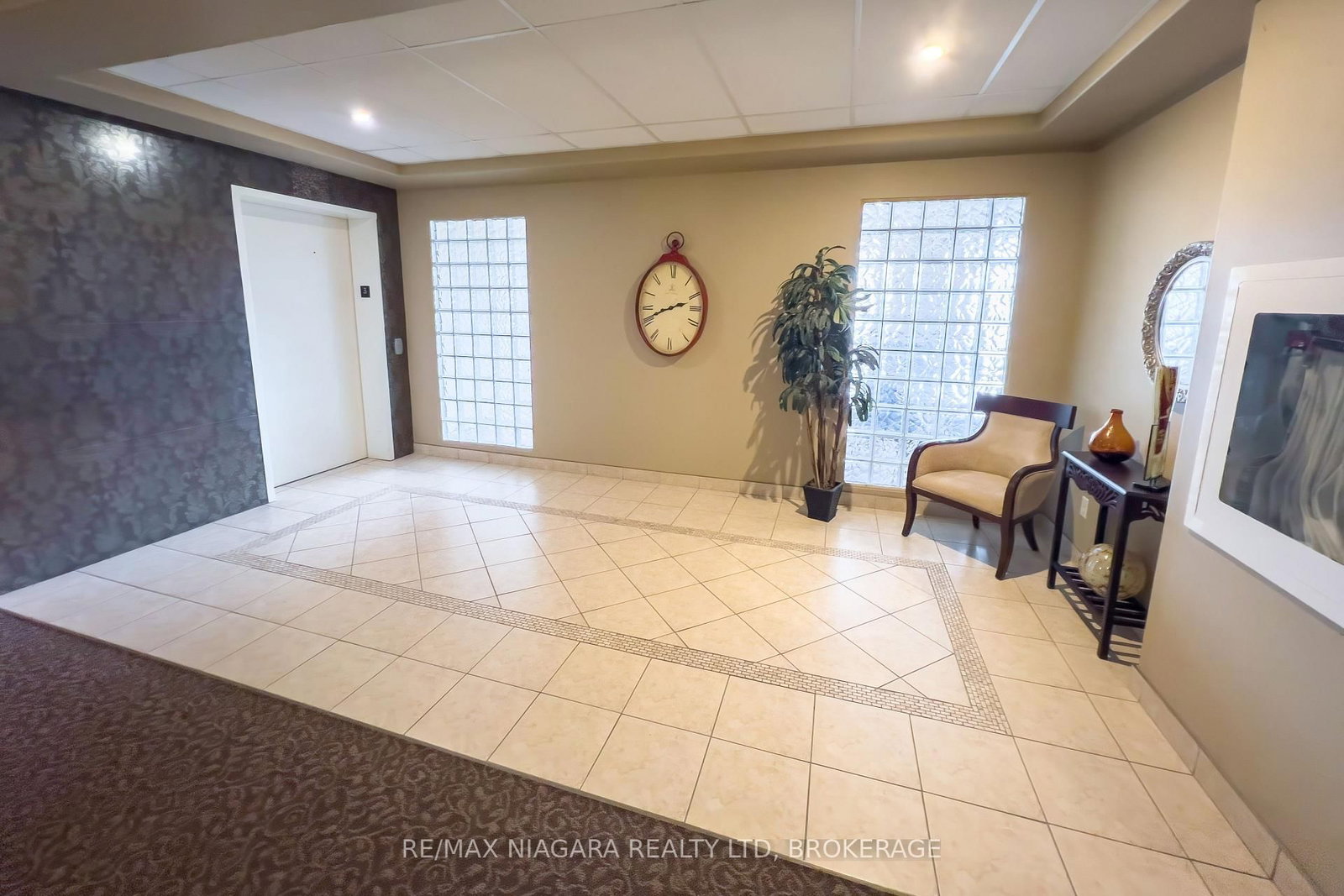 2799 St. Paul Avenue, Unit 306 - Photo 18