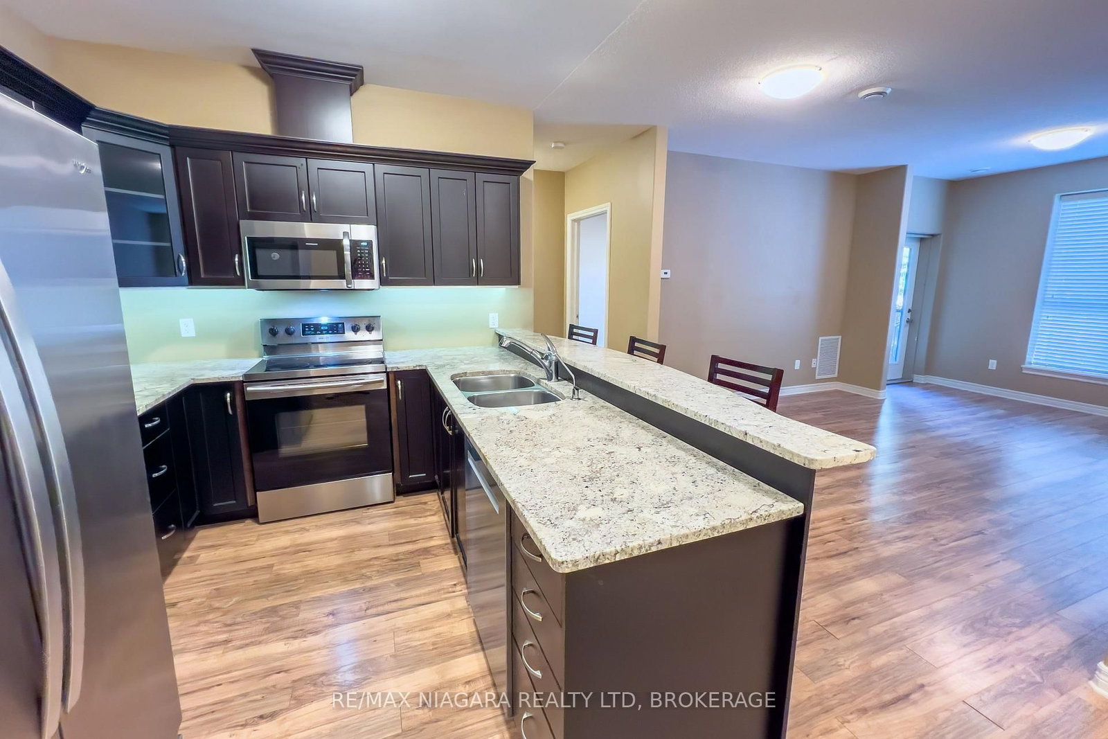 2799 St. Paul Avenue, Unit 306 - Photo 4