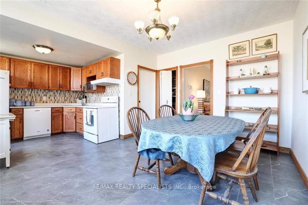 17 Foster Street - Photo 14