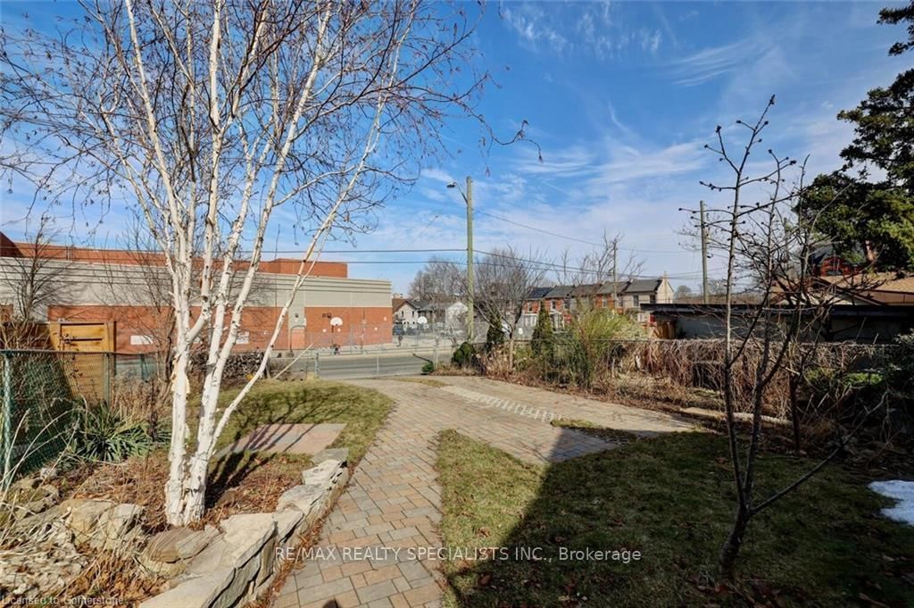 17 Foster Street - Photo 24