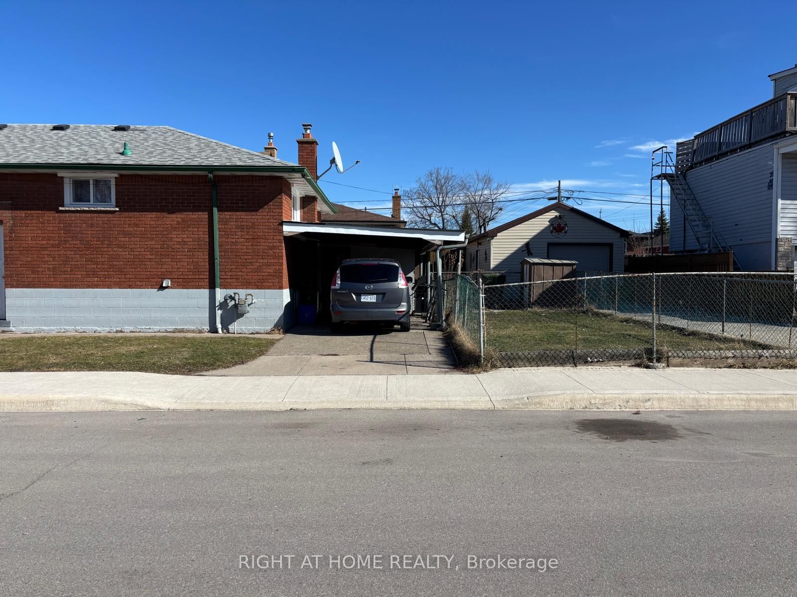 Detached House for sale at 1224 Dunsmure Road, Hamilton, Ontario, L8H 1L6 - McQuesten - MLS: X12929350