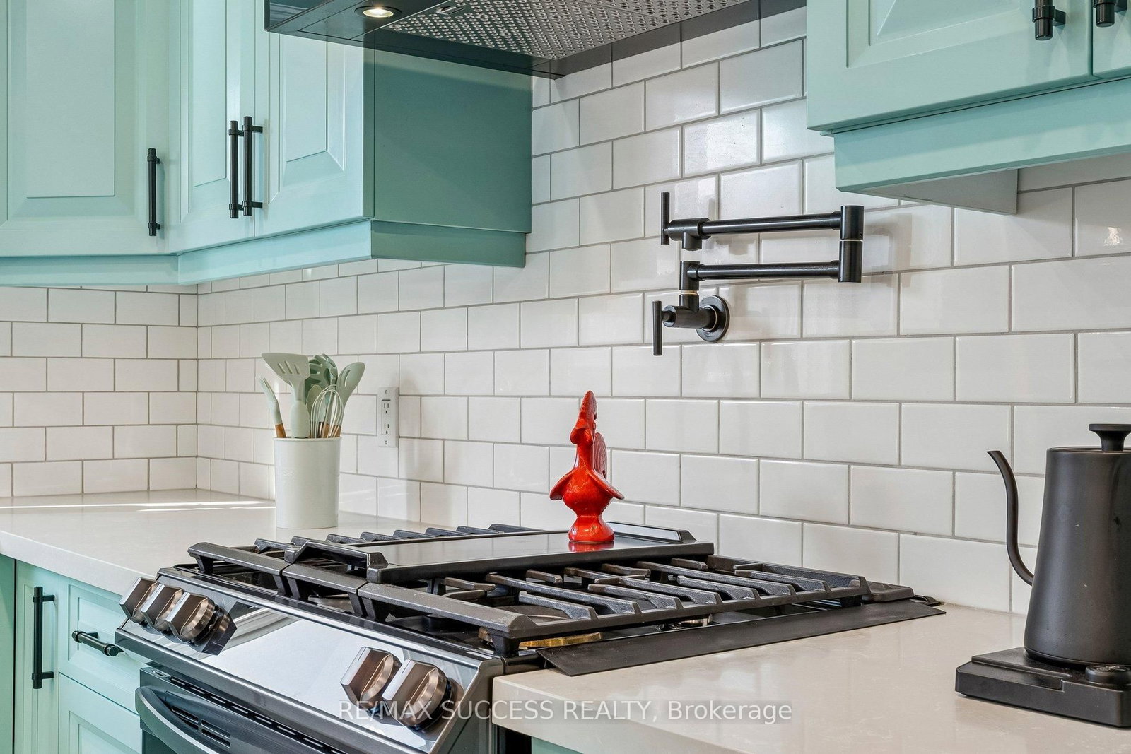 Detached House for sale at 202 Braithwaite Avenue, Hamilton, Ontario, L9G 5A6 - Ancaster - MLS: X12929376