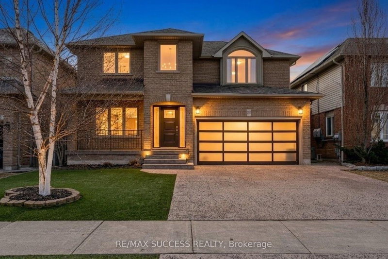 202 Braithwaite Ave, Hamilton, L9G 5A6 | Image 2