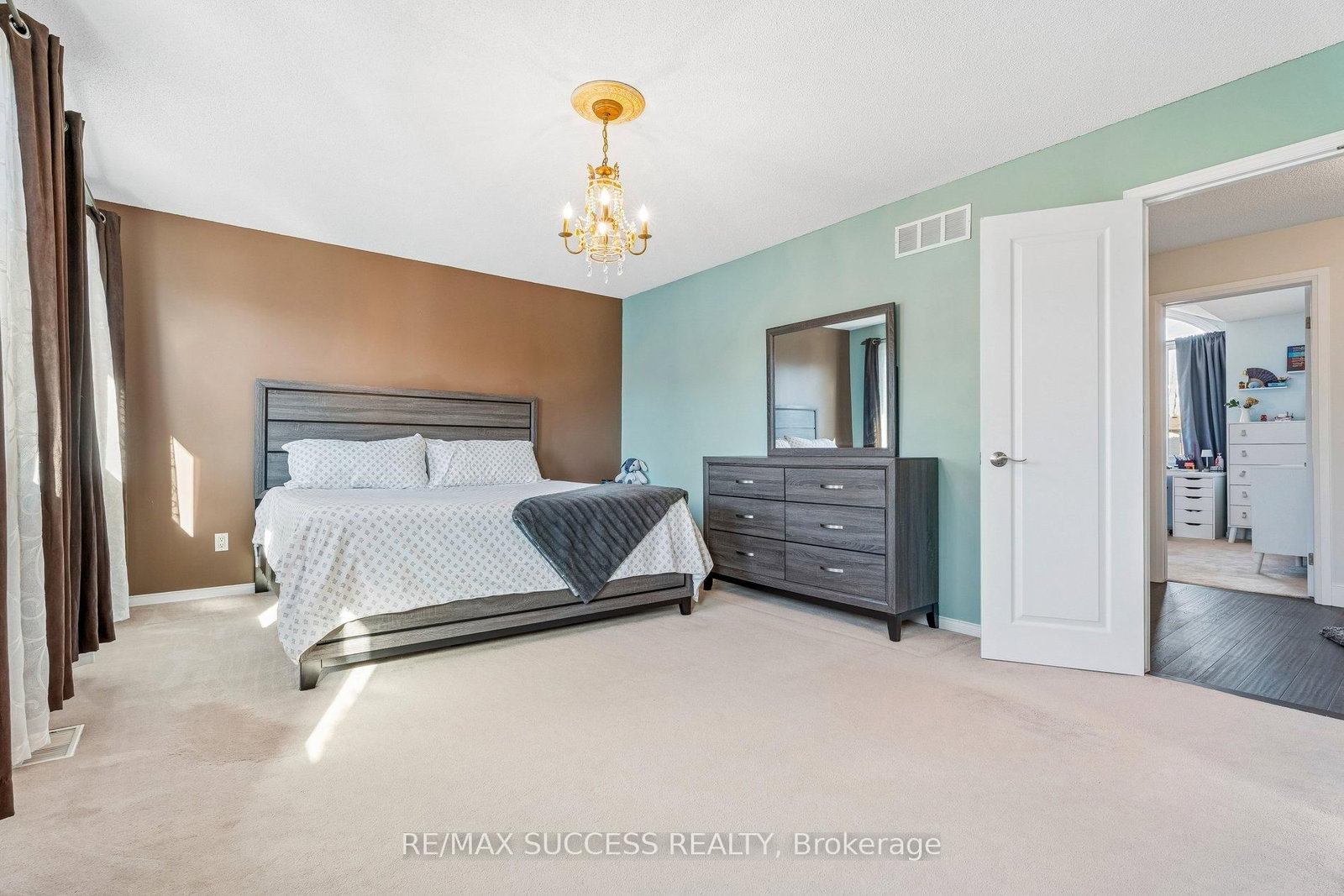 Detached House for sale at 202 Braithwaite Avenue, Hamilton, Ontario, L9G 5A6 - Ancaster - MLS: X12929376