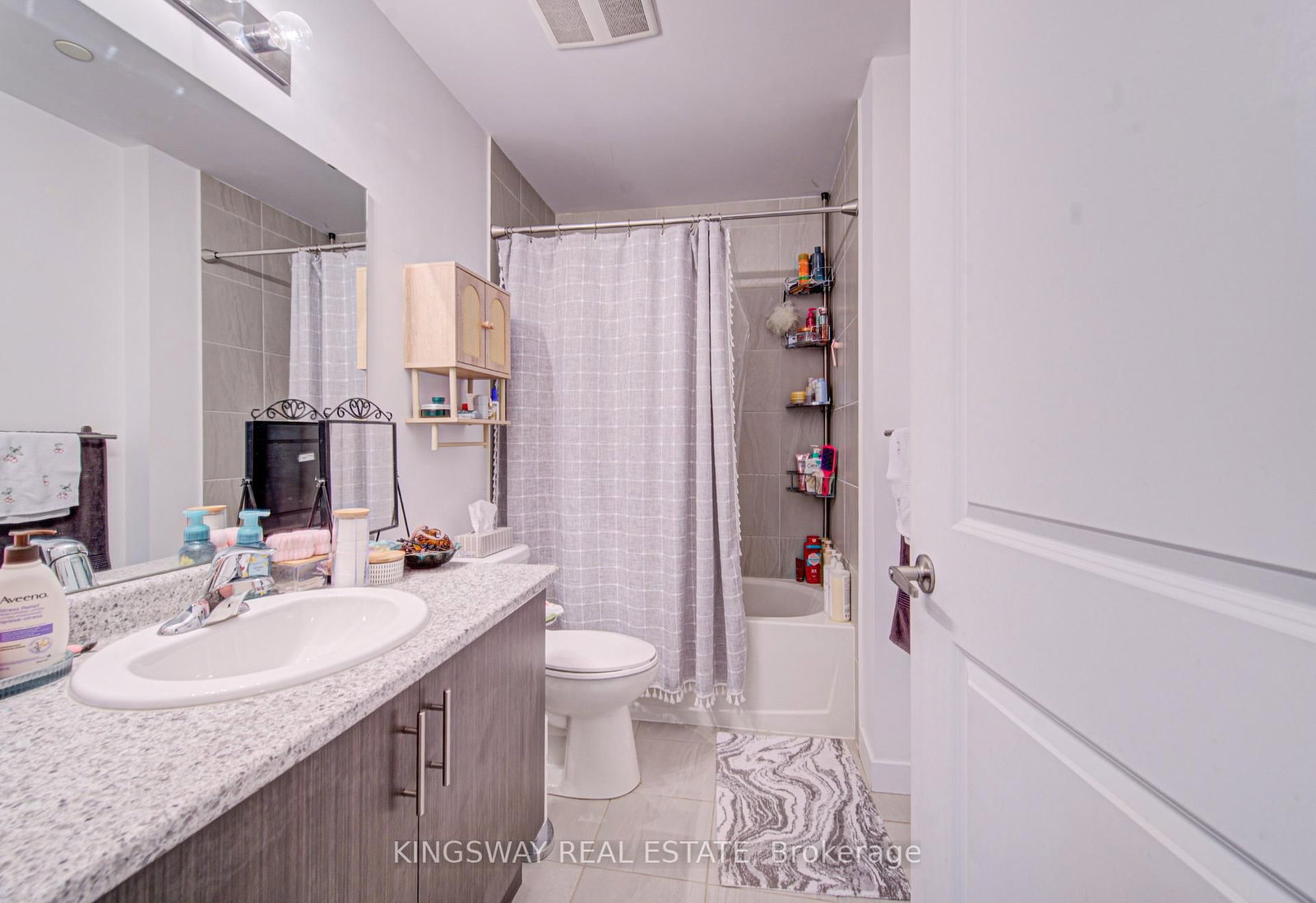 Condo for sale at 109-125 Shoreview Place, Hamilton, Ontario, L8E 0K3 - Stoney Creek - MLS: X12929400