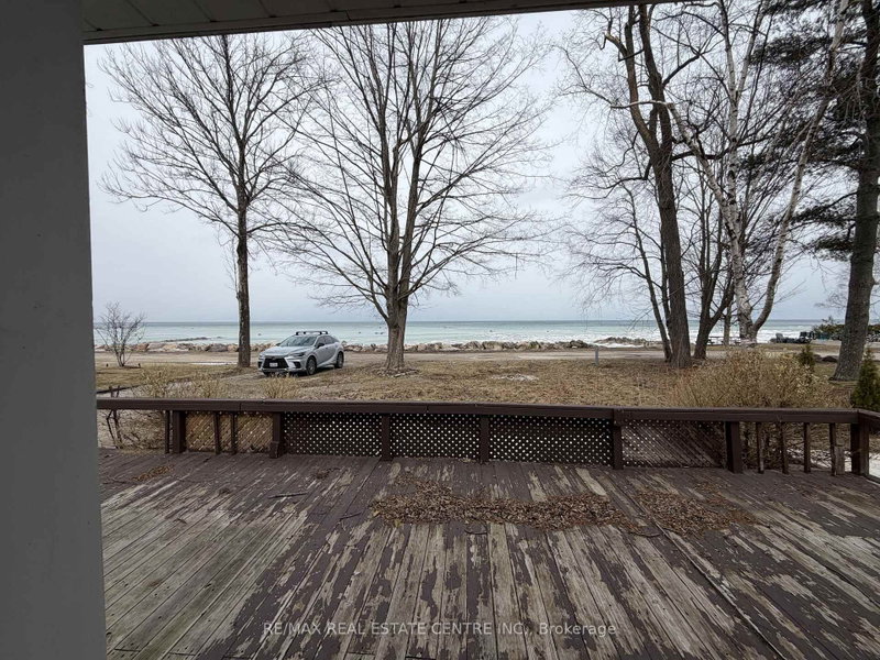 35 Lakeside Avenue