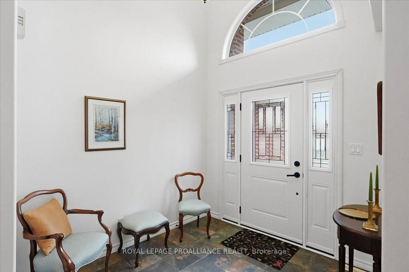 12 Chelsea Cres, Belleville, K8N 4Z5 | Image 3