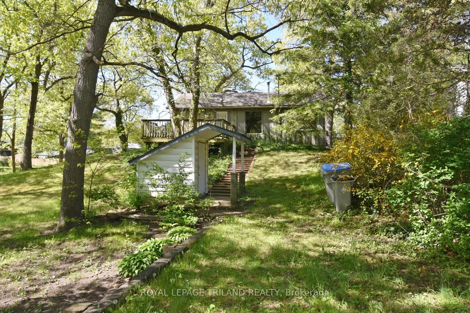 Listing Image 4