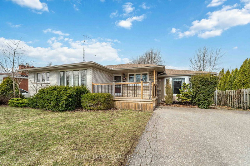3987 Montcalm Cres, Niagara Falls, L2G 6L9 | Image 2