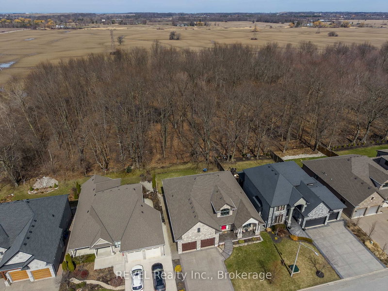 9421 Madison Cres, Niagara Falls, L2H 0M3 | Image 3