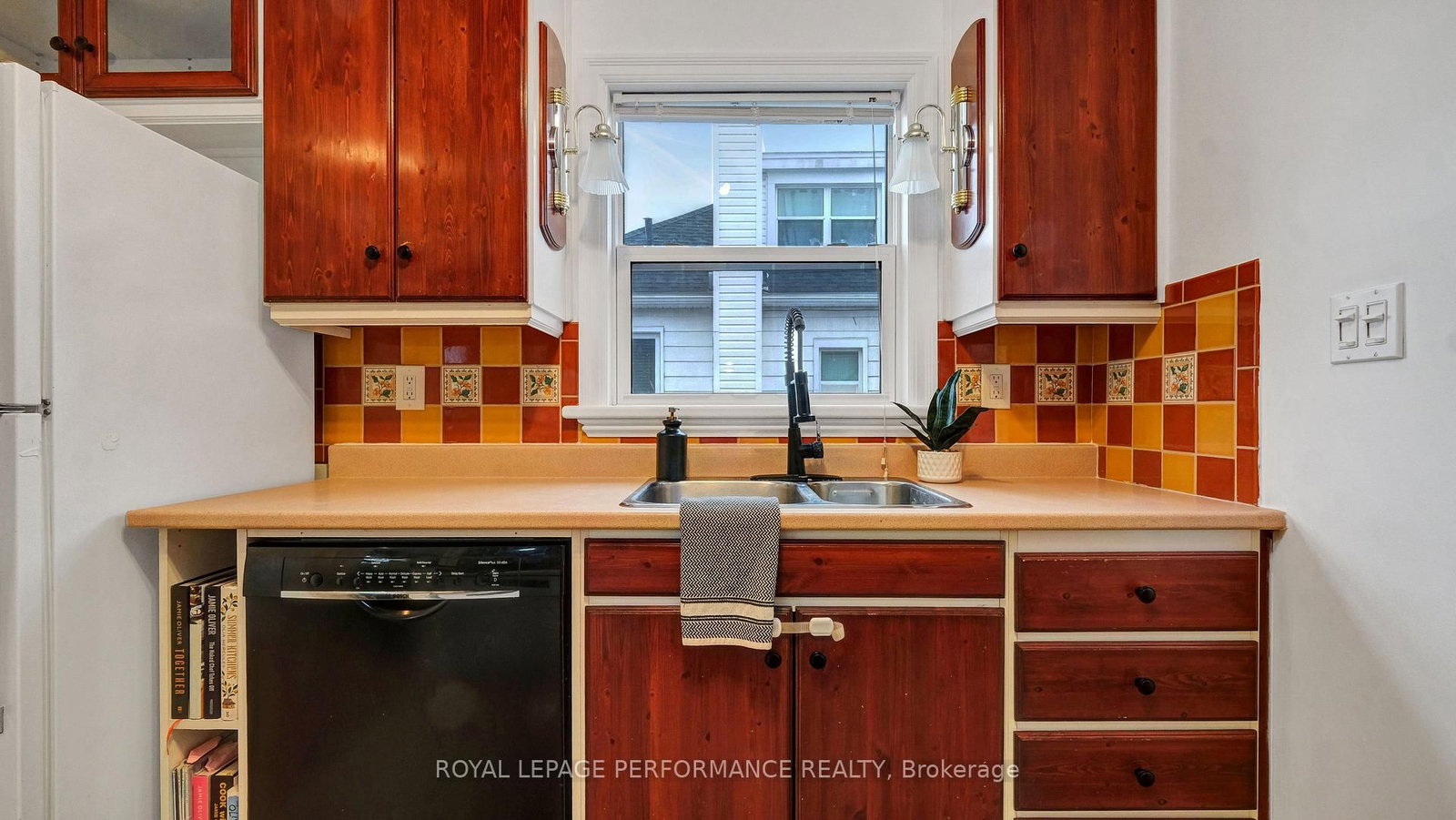 Detached House for sale at 319 Frontenac Street, Ottawa, Ontario, K1L 6K6 - Vanier - MLS: X12929662