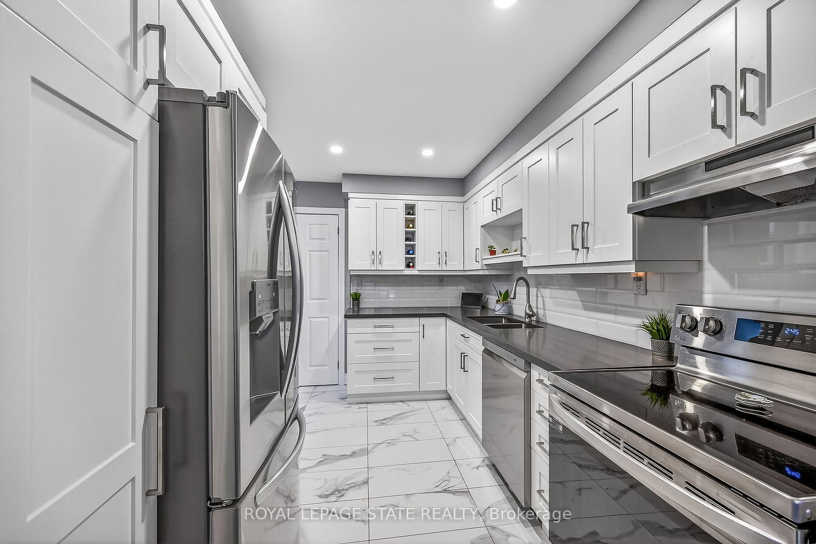 Semi-Detached House for sale at 143 Cranbrook Drive, Hamilton, Ontario, L9C 4S5 - Gilkson - MLS: X12929780