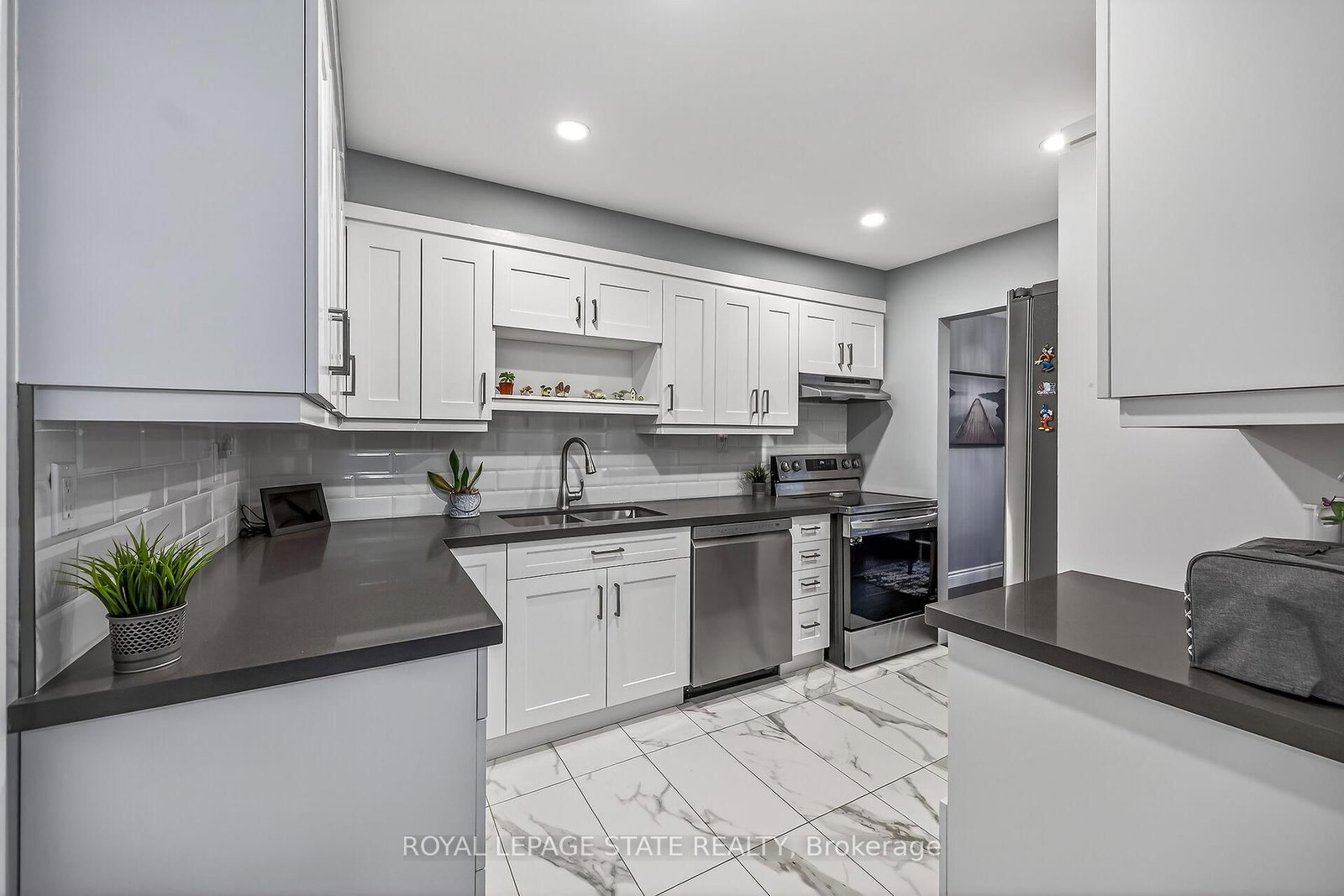 Semi-Detached House for sale at 143 Cranbrook Drive, Hamilton, Ontario, L9C 4S5 - Gilkson - MLS: X12929780