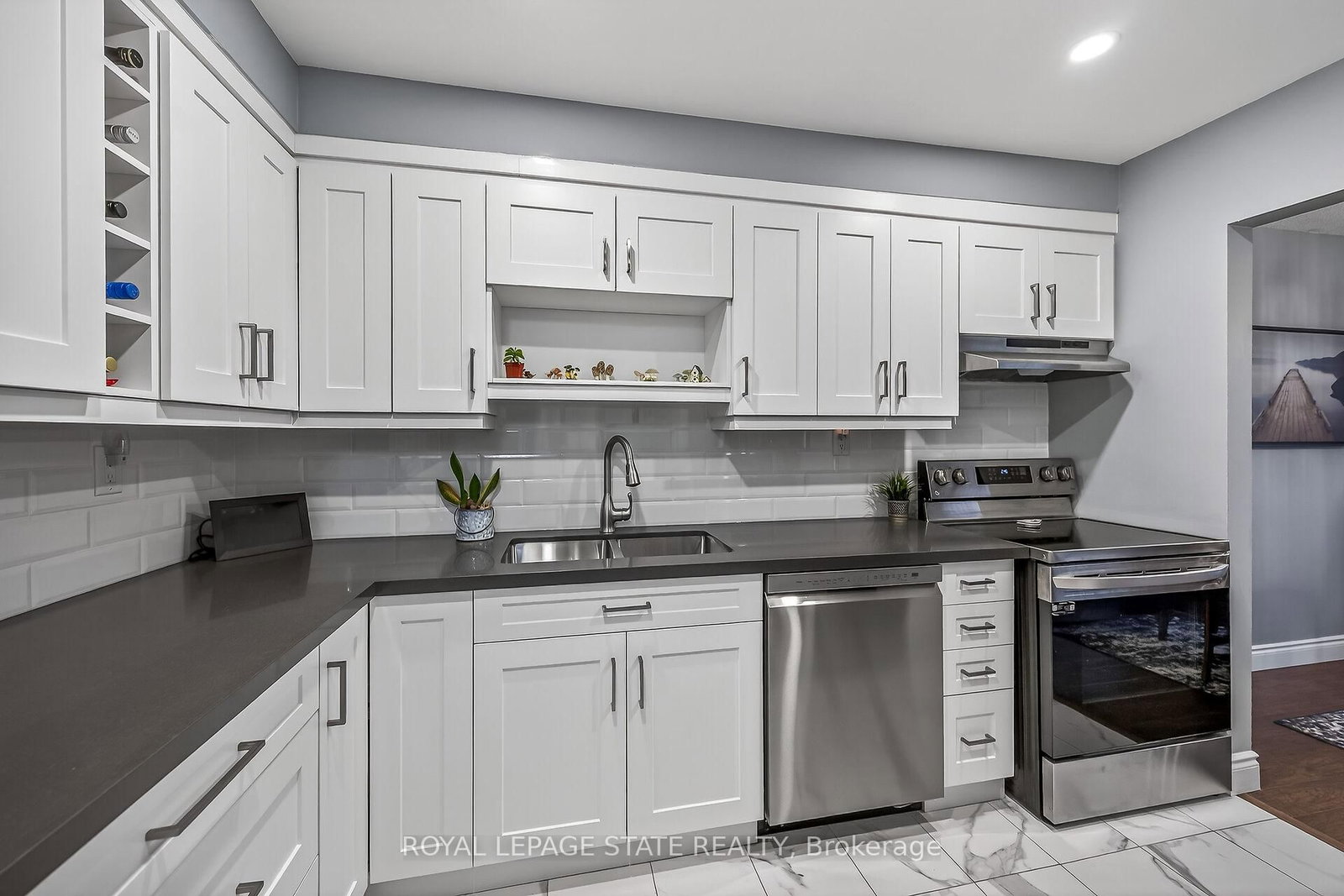 Semi-Detached House for sale at 143 Cranbrook Drive, Hamilton, Ontario, L9C 4S5 - Gilkson - MLS: X12929780