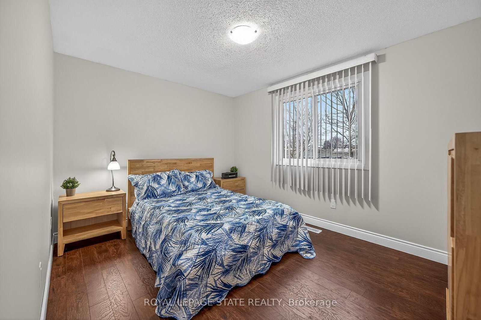 Semi-Detached House for sale at 143 Cranbrook Drive, Hamilton, Ontario, L9C 4S5 - Gilkson - MLS: X12929780