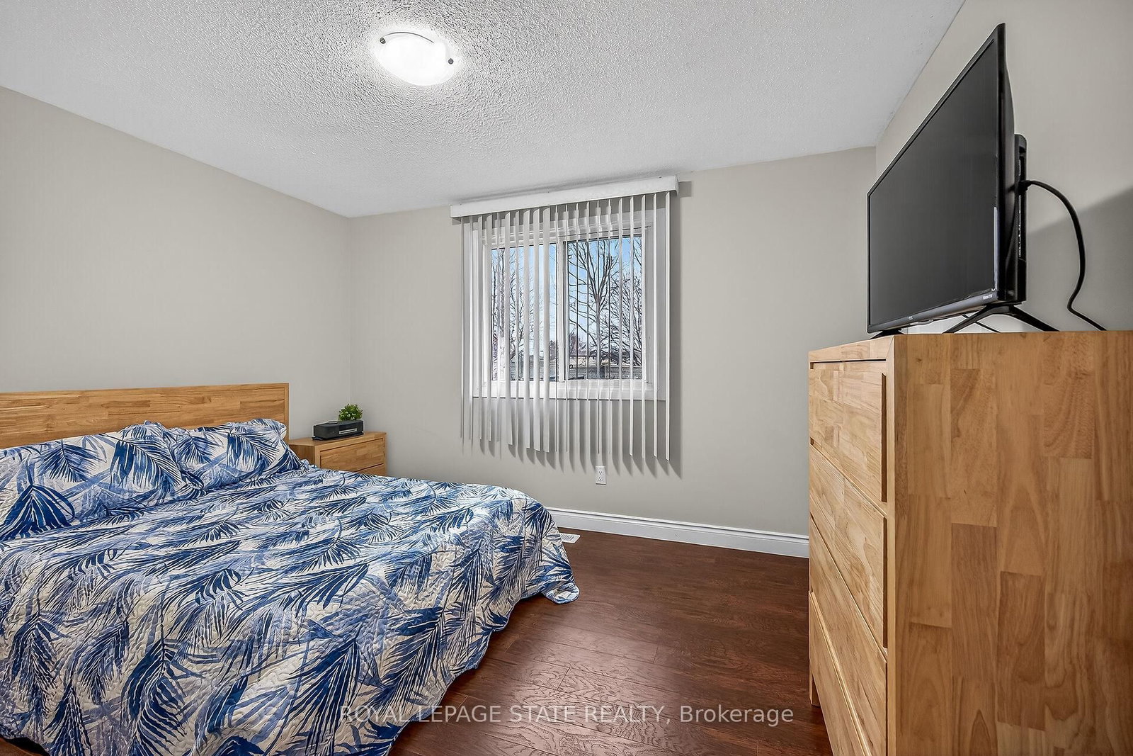 Semi-Detached House for sale at 143 Cranbrook Drive, Hamilton, Ontario, L9C 4S5 - Gilkson - MLS: X12929780