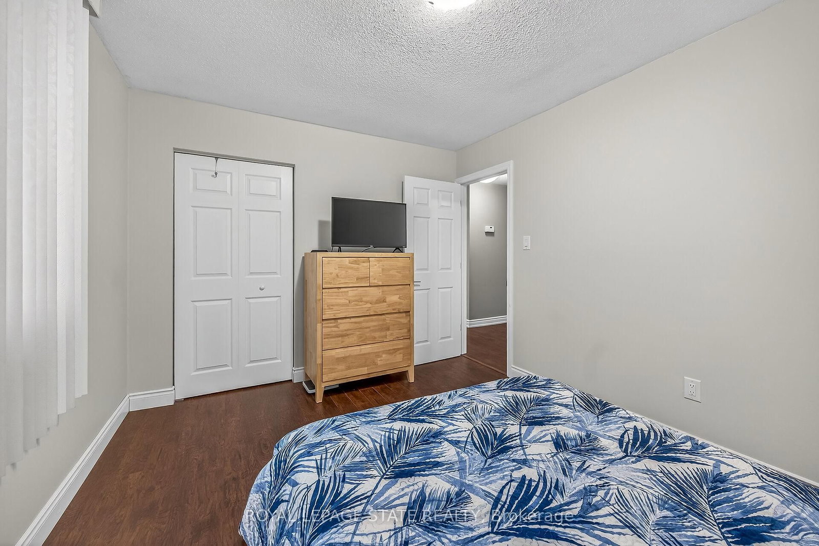 Semi-Detached House for sale at 143 Cranbrook Drive, Hamilton, Ontario, L9C 4S5 - Gilkson - MLS: X12929780