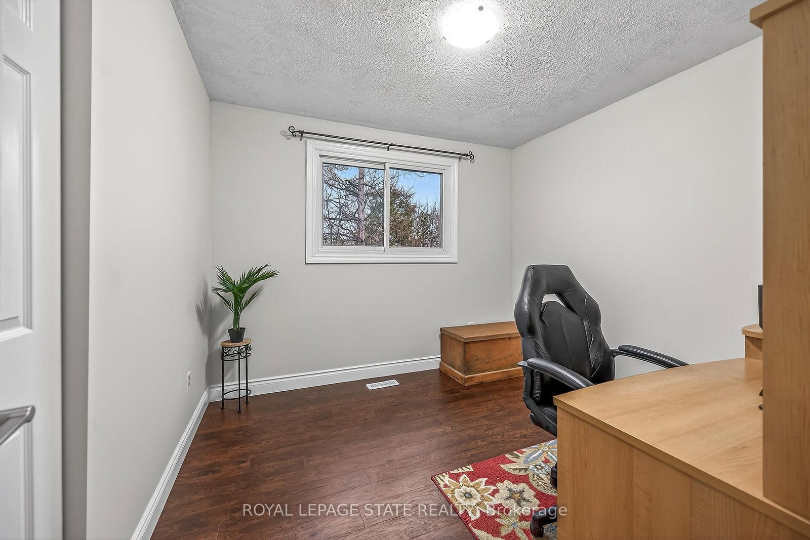 Semi-Detached House for sale at 143 Cranbrook Drive, Hamilton, Ontario, L9C 4S5 - Gilkson - MLS: X12929780