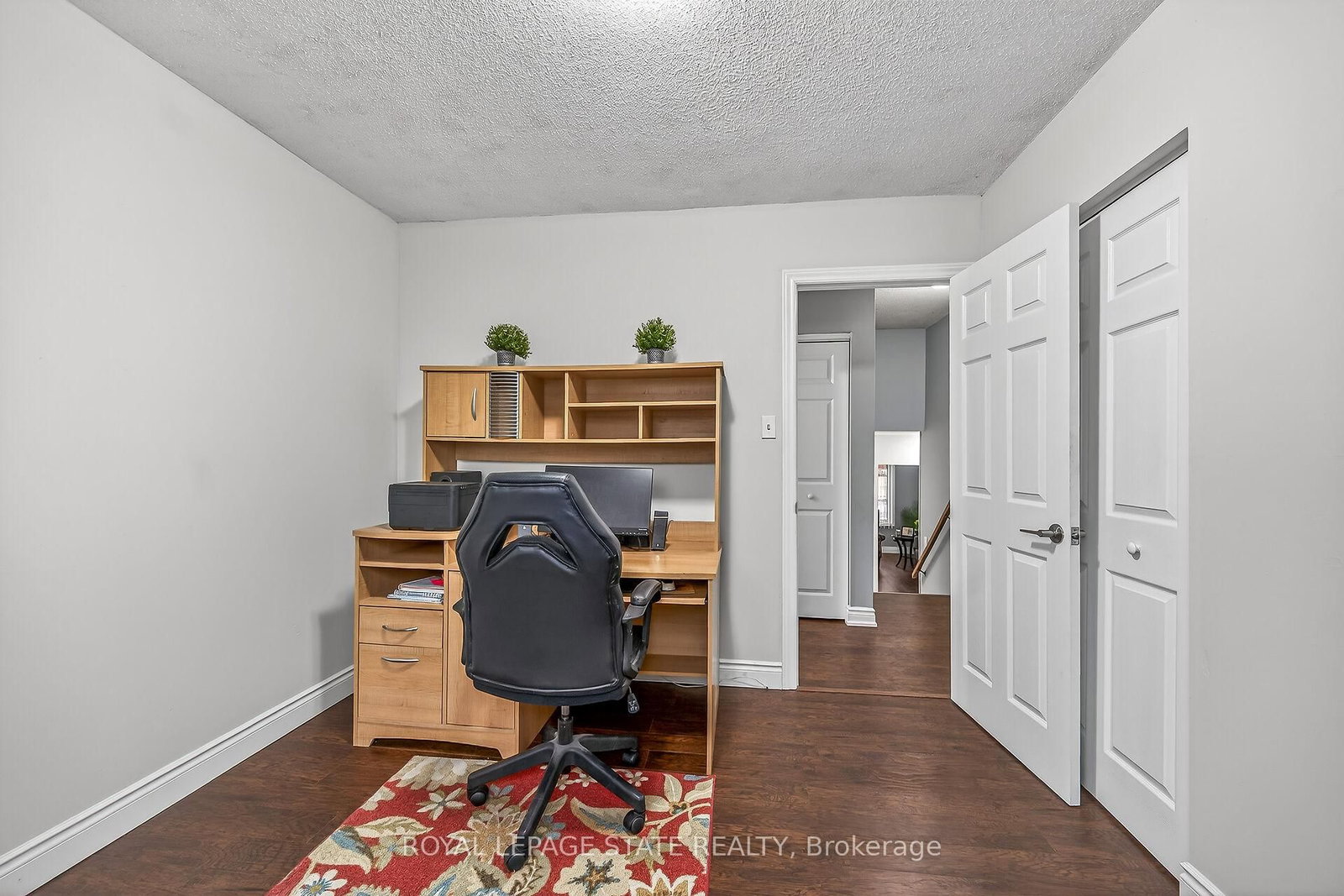 Semi-Detached House for sale at 143 Cranbrook Drive, Hamilton, Ontario, L9C 4S5 - Gilkson - MLS: X12929780