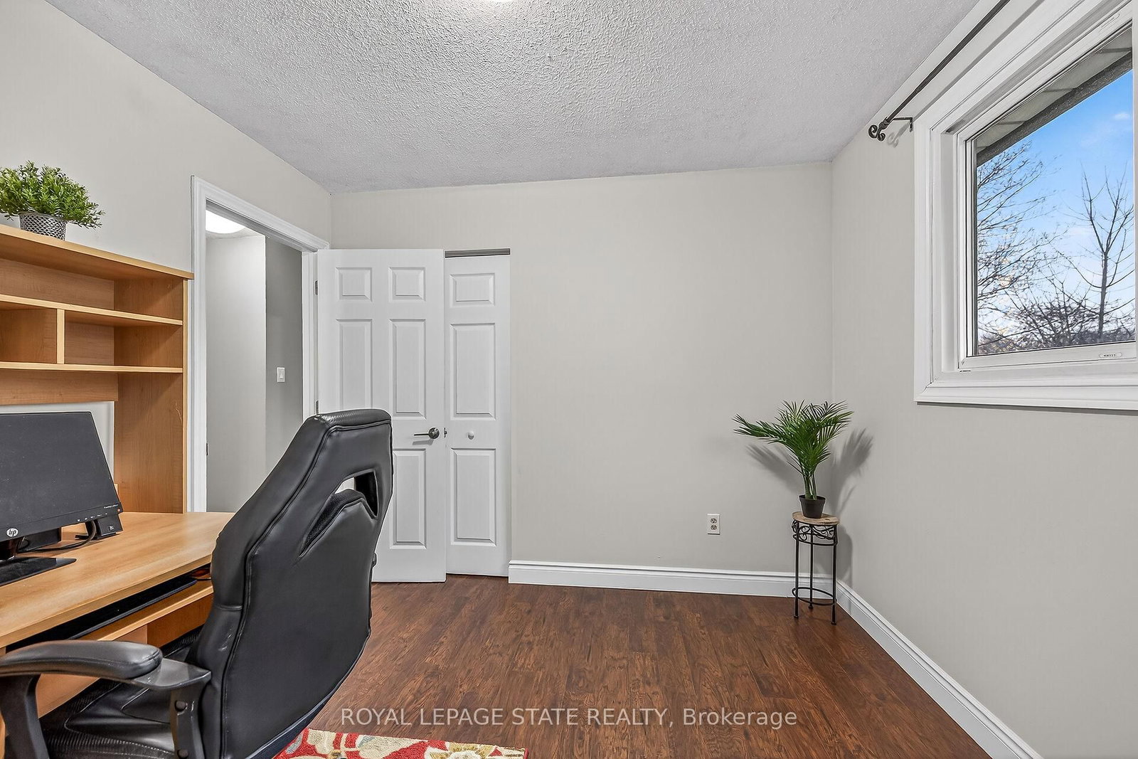 Semi-Detached House for sale at 143 Cranbrook Drive, Hamilton, Ontario, L9C 4S5 - Gilkson - MLS: X12929780