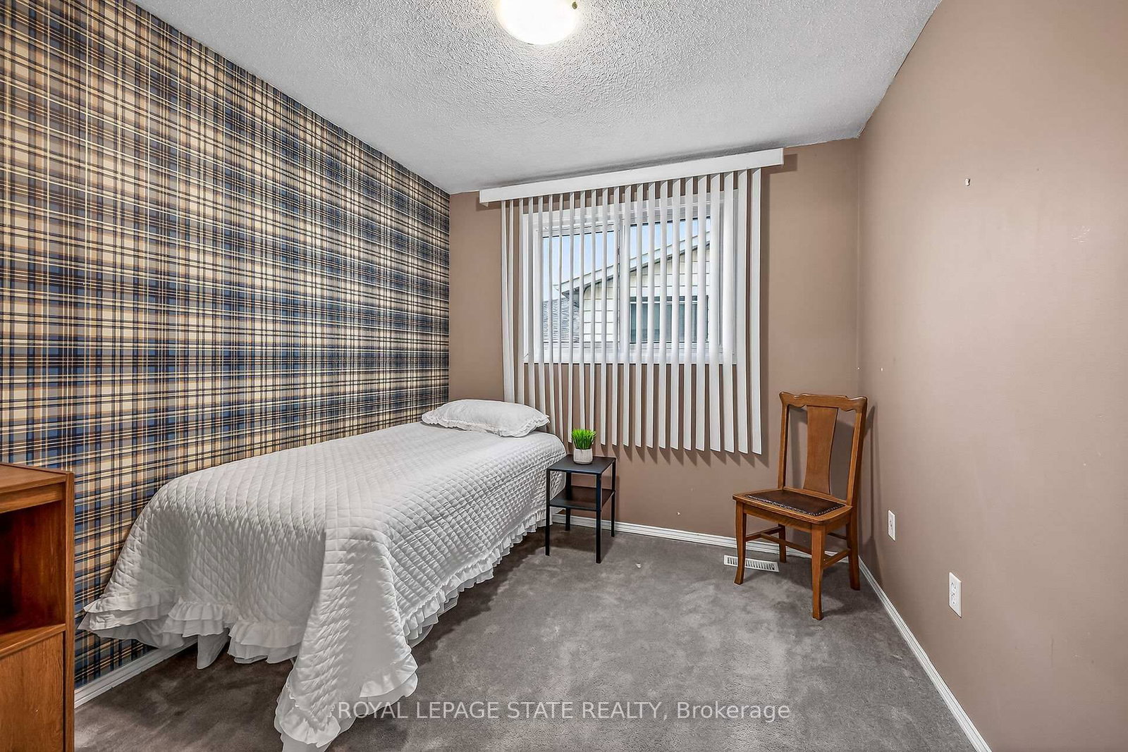 Semi-Detached House for sale at 143 Cranbrook Drive, Hamilton, Ontario, L9C 4S5 - Gilkson - MLS: X12929780