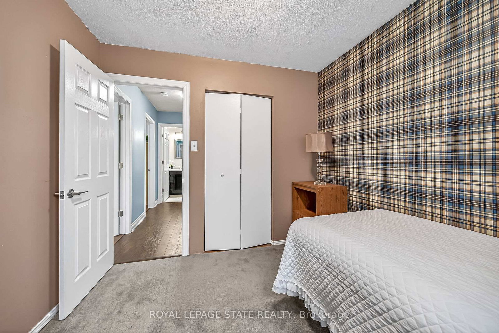 Semi-Detached House for sale at 143 Cranbrook Drive, Hamilton, Ontario, L9C 4S5 - Gilkson - MLS: X12929780