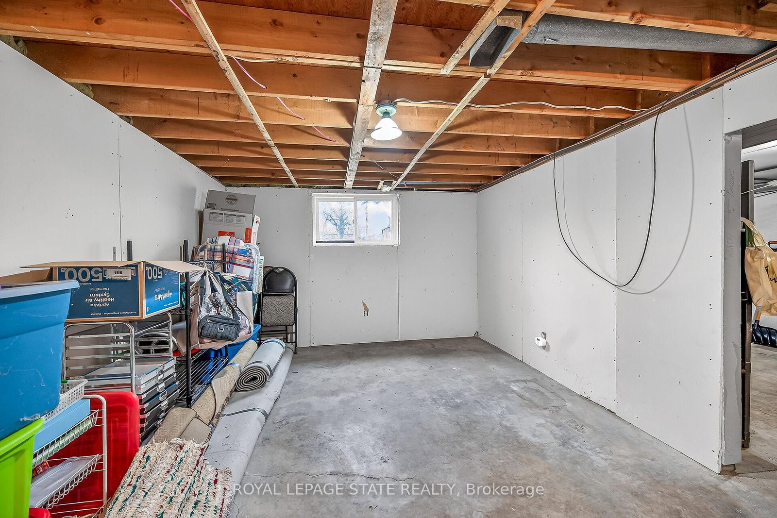 Semi-Detached House for sale at 143 Cranbrook Drive, Hamilton, Ontario, L9C 4S5 - Gilkson - MLS: X12929780