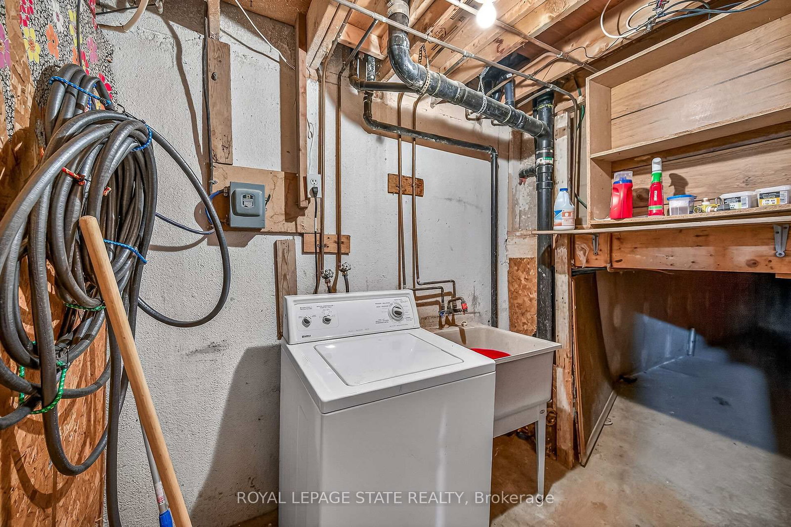 Semi-Detached House for sale at 143 Cranbrook Drive, Hamilton, Ontario, L9C 4S5 - Gilkson - MLS: X12929780