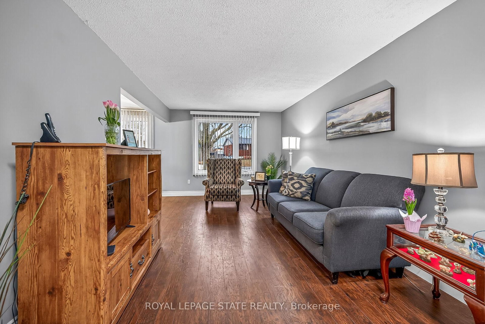 Semi-Detached House for sale at 143 Cranbrook Drive, Hamilton, Ontario, L9C 4S5 - Gilkson - MLS: X12929780