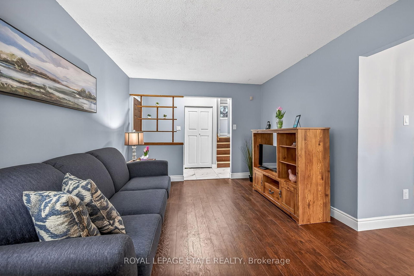 Semi-Detached House for sale at 143 Cranbrook Drive, Hamilton, Ontario, L9C 4S5 - Gilkson - MLS: X12929780