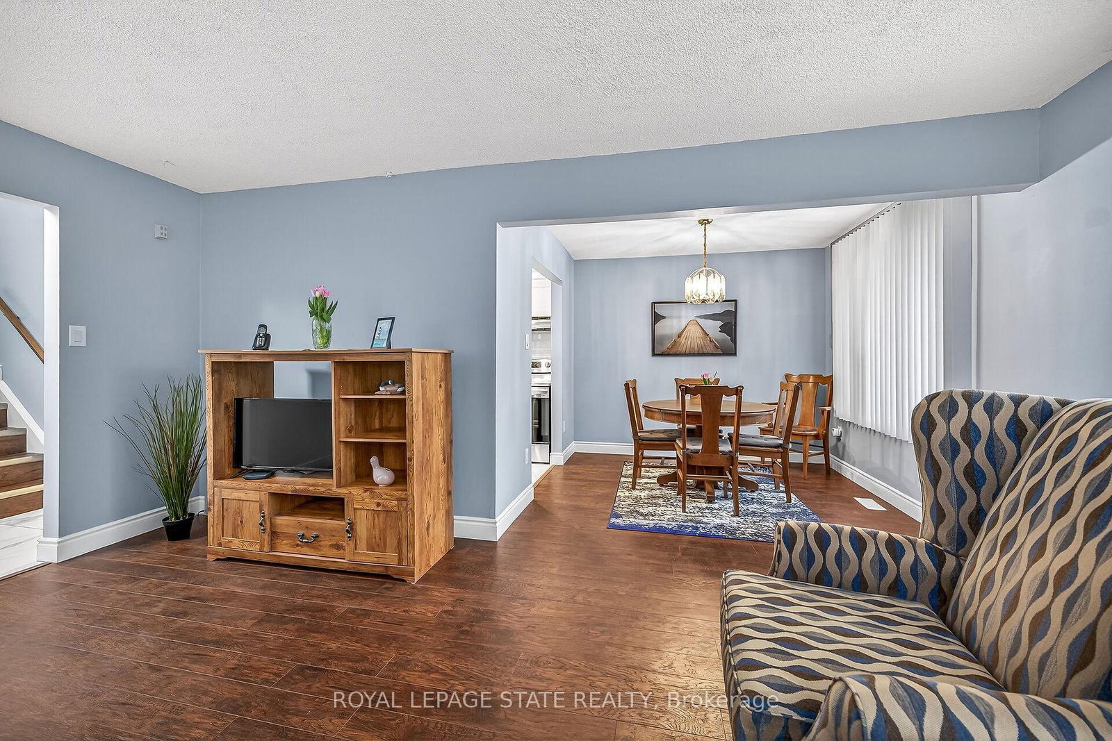 Semi-Detached House for sale at 143 Cranbrook Drive, Hamilton, Ontario, L9C 4S5 - Gilkson - MLS: X12929780