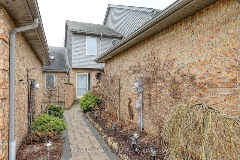 637 Lansdowne Avenue