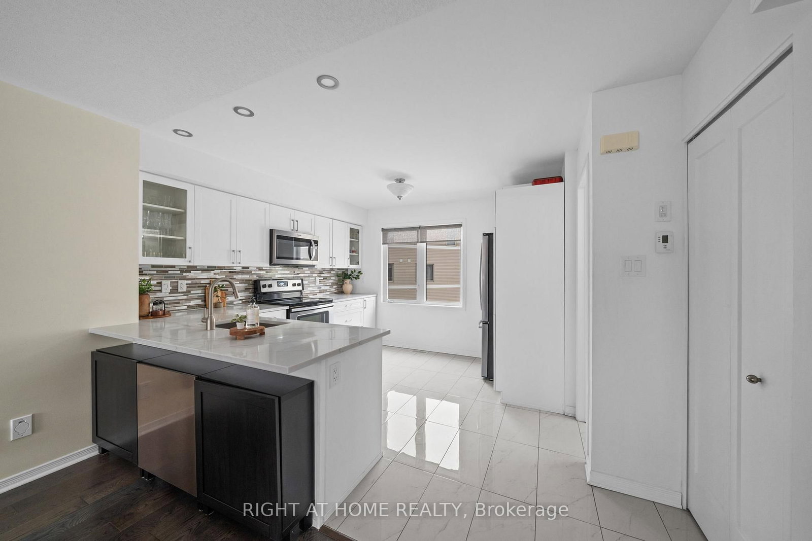 161 CAMDEN Private - Photo 4