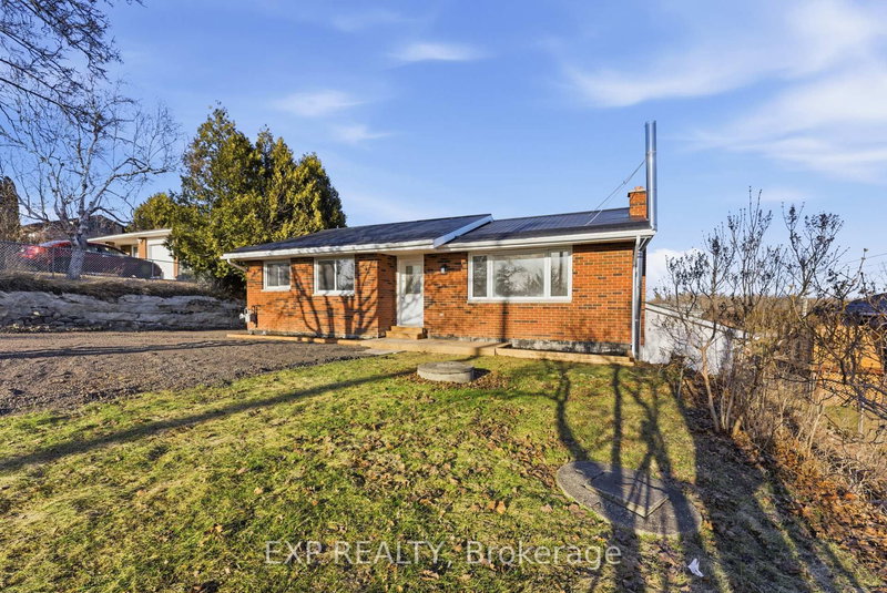 696 Whites Rd, Trenton, K8V 5P8 | Image 2