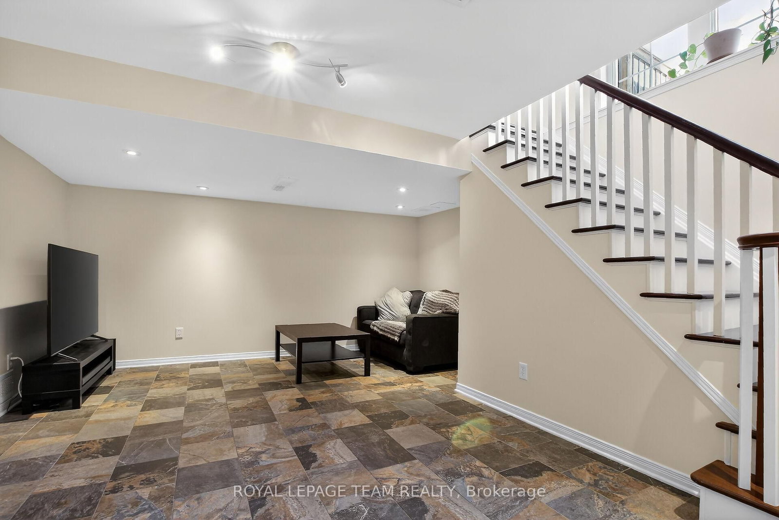 Townhouse for sale at 19 Goldthorpe Private, Ottawa, Ontario, K2J 5L6 - Barrhaven - Stonebridge - MLS: X12930228