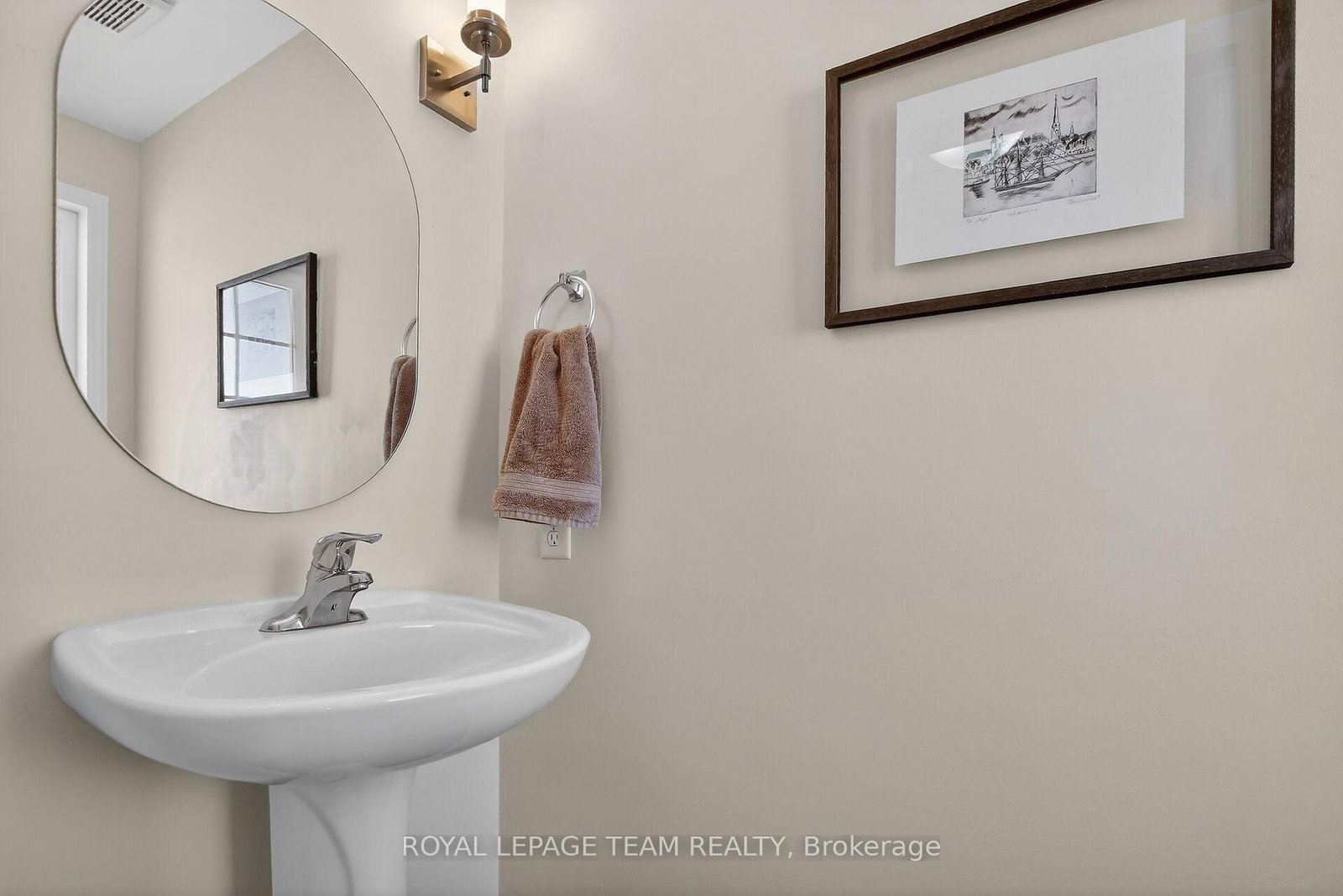 Townhouse for sale at 19 Goldthorpe Private, Ottawa, Ontario, K2J 5L6 - Barrhaven - Stonebridge - MLS: X12930228