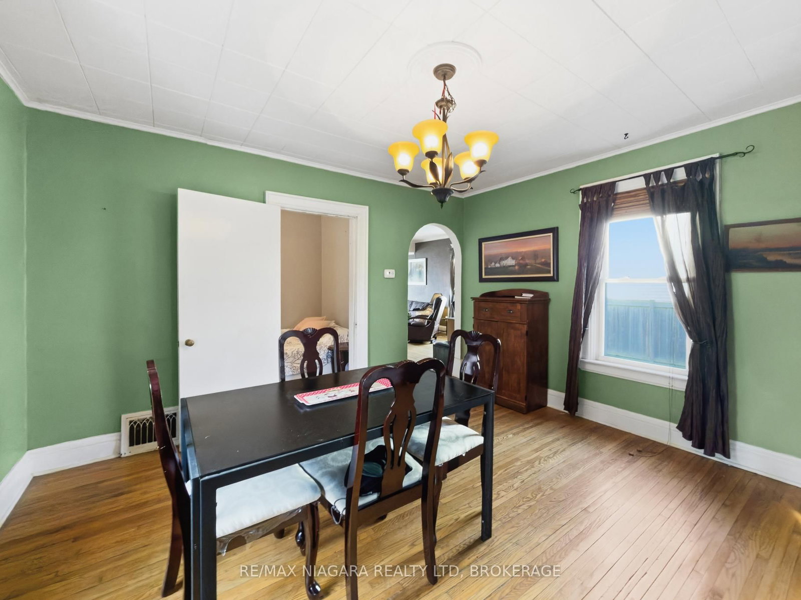 Detached House for sale at 268 Emerick Avenue, Fort Erie, Ontario, L2A 2W5 - Central - MLS: X12930258