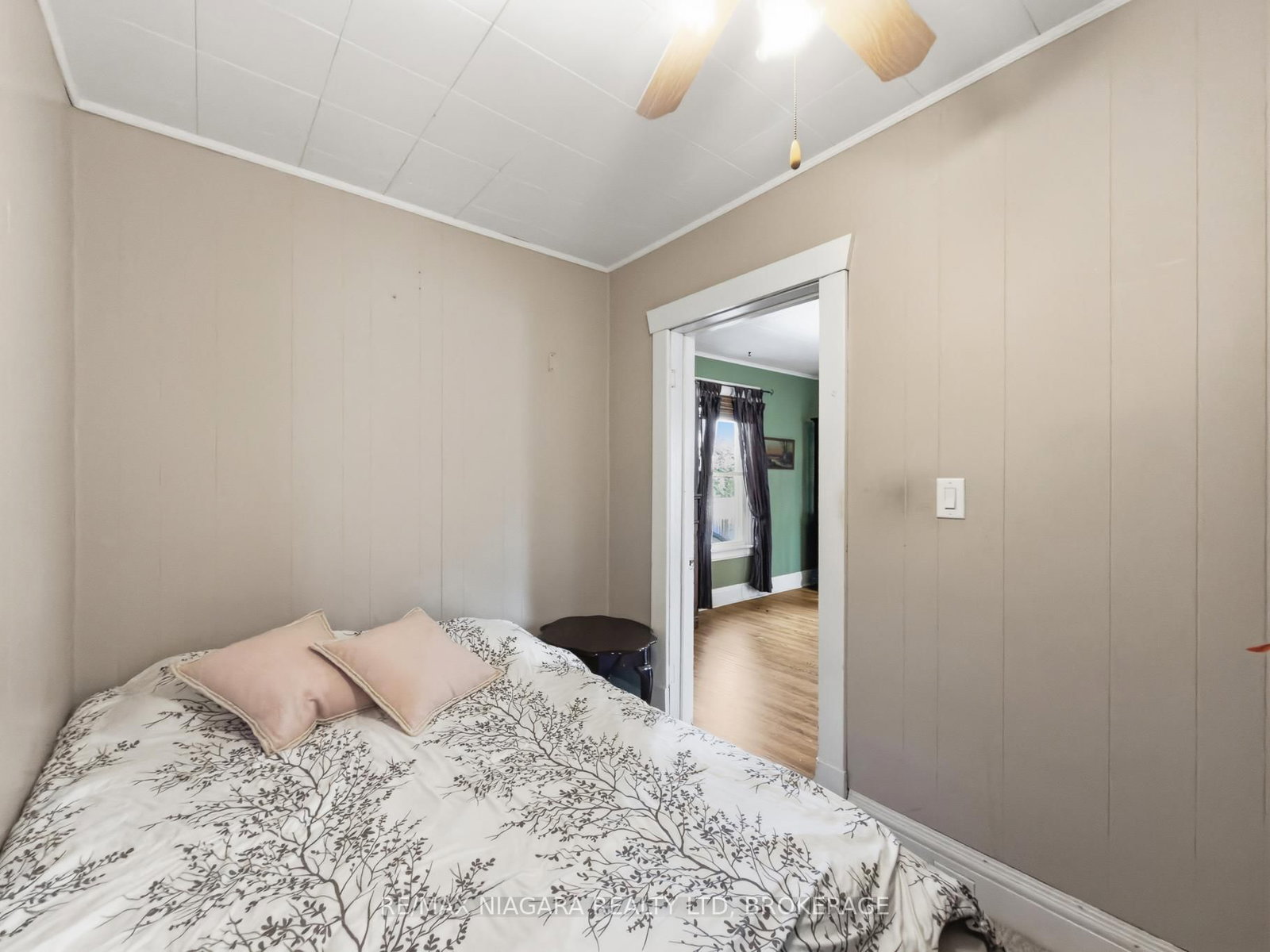 Detached House for sale at 268 Emerick Avenue, Fort Erie, Ontario, L2A 2W5 - Central - MLS: X12930258