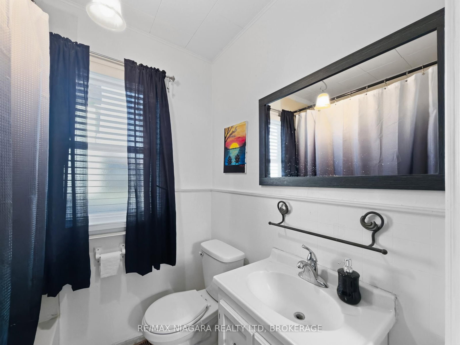 Detached House for sale at 268 Emerick Avenue, Fort Erie, Ontario, L2A 2W5 - Central - MLS: X12930258