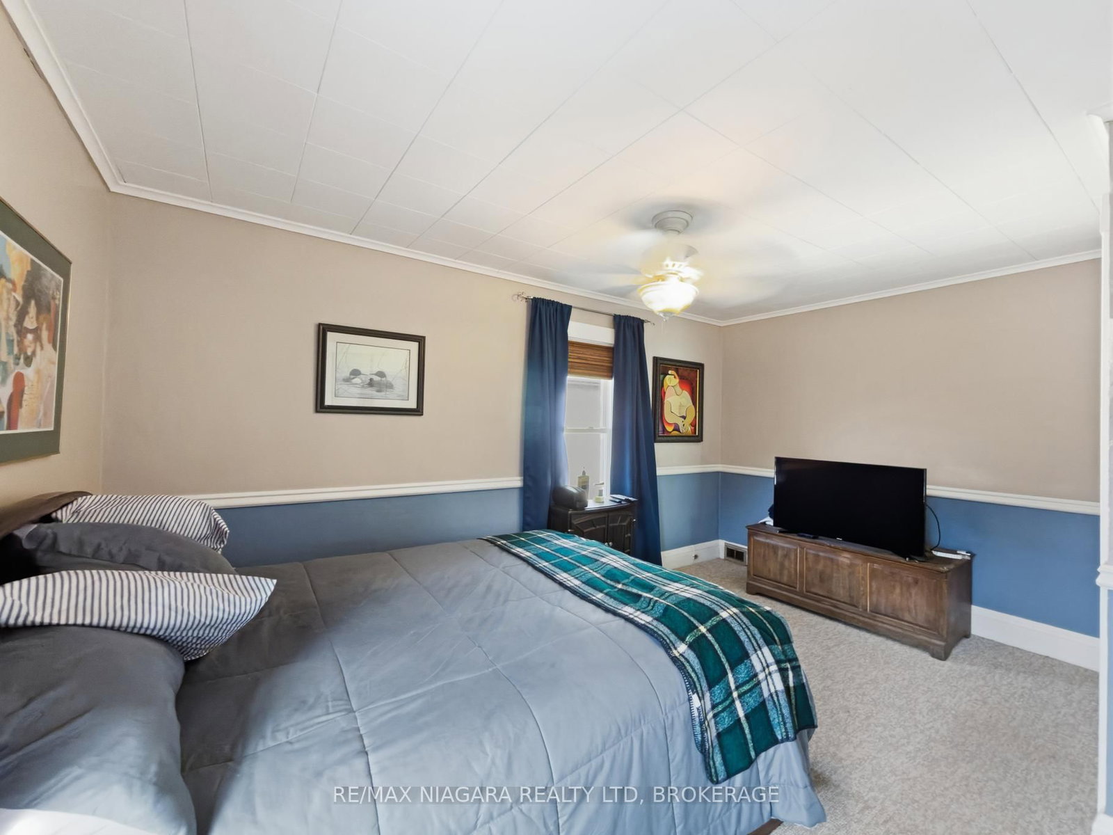 Detached House for sale at 268 Emerick Avenue, Fort Erie, Ontario, L2A 2W5 - Central - MLS: X12930258