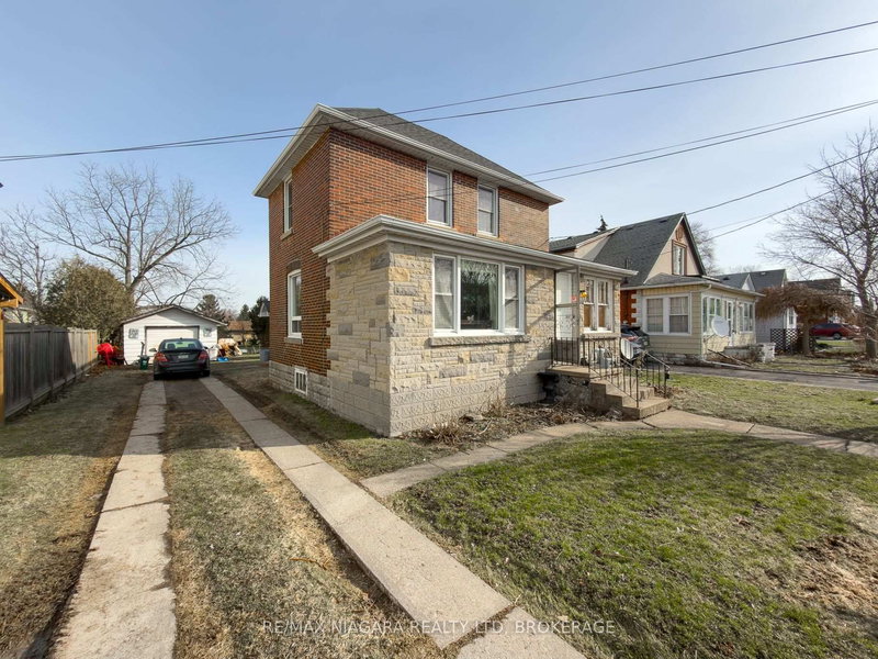 268 Emerick Ave, Fort Erie, L2A 2W5 | Image 2