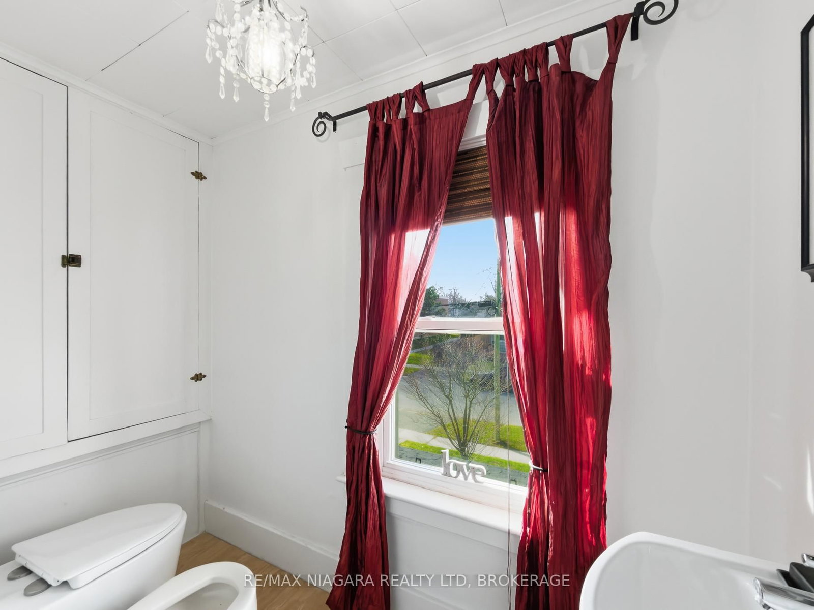 Detached House for sale at 268 Emerick Avenue, Fort Erie, Ontario, L2A 2W5 - Central - MLS: X12930258