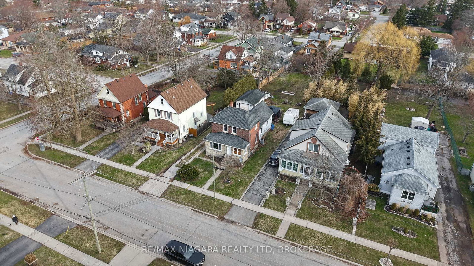 Detached House for sale at 268 Emerick Avenue, Fort Erie, Ontario, L2A 2W5 - Central - MLS: X12930258